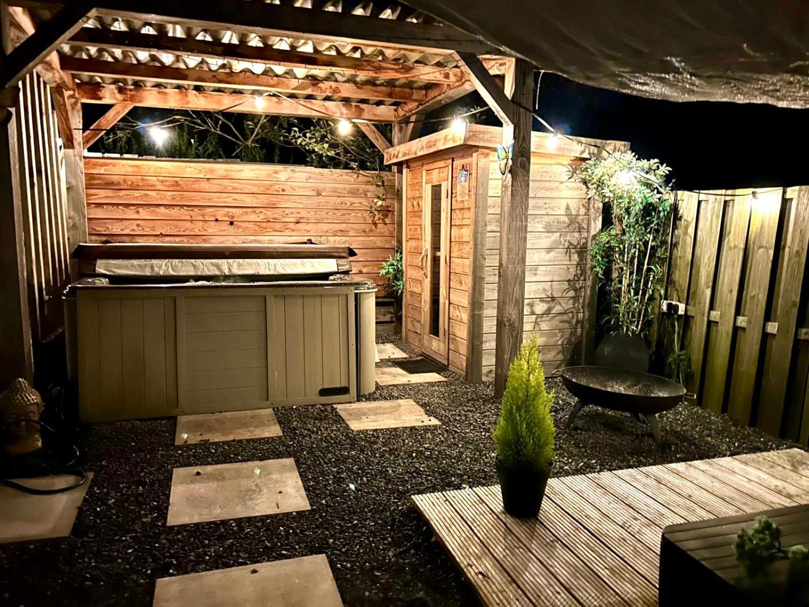 Vijfhuizen Wellness Bungalow With Jacuzzi &Sauna&Private Garden Near Amsterdam מראה חיצוני תמונה