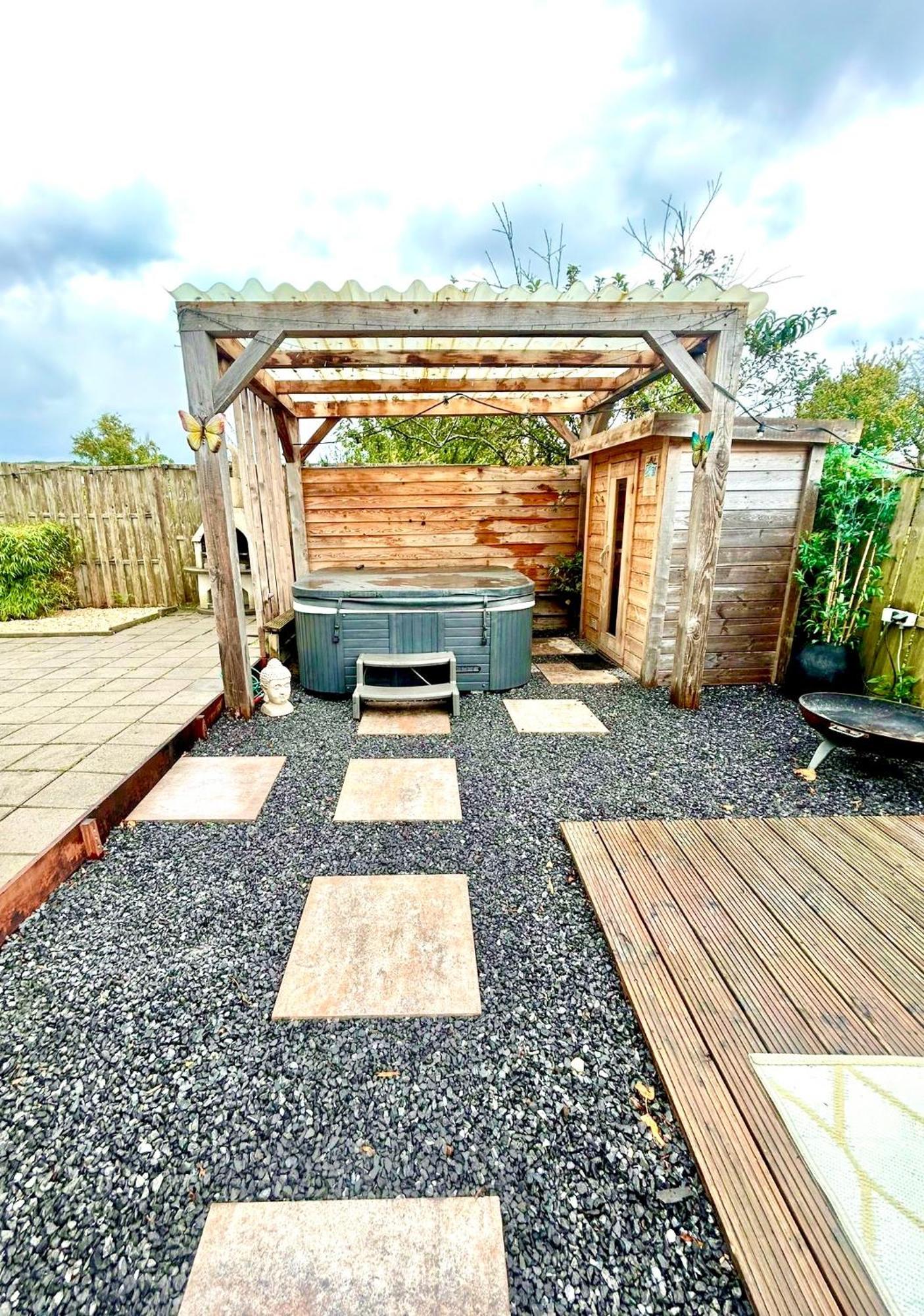 Vijfhuizen Wellness Bungalow With Jacuzzi &Sauna&Private Garden Near Amsterdam מראה חיצוני תמונה